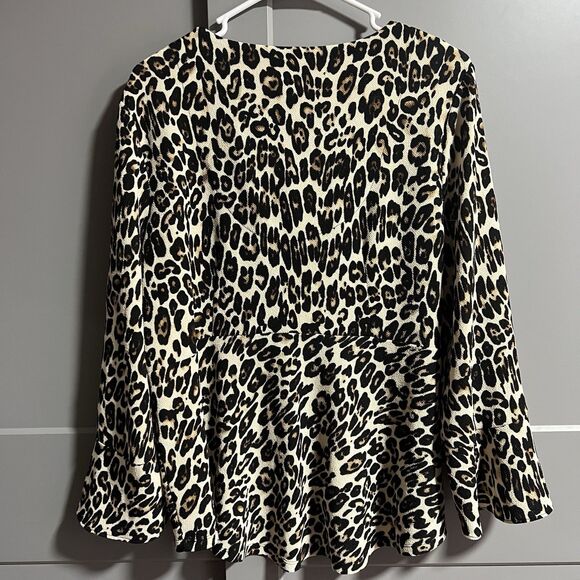 Chico’s Women Lace Up Animal Print Cheetah Flutter 3/4 Sleeve Blouse 2 (US L) - Picture 4 of 7